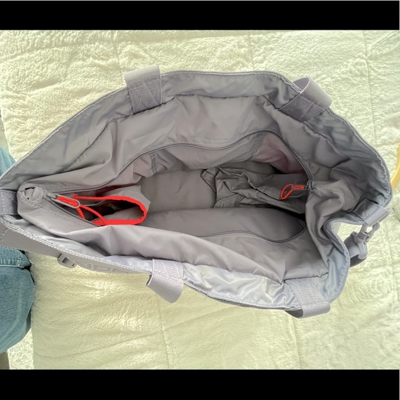 Under Armour purple duffel bag - Picture 5 of 7